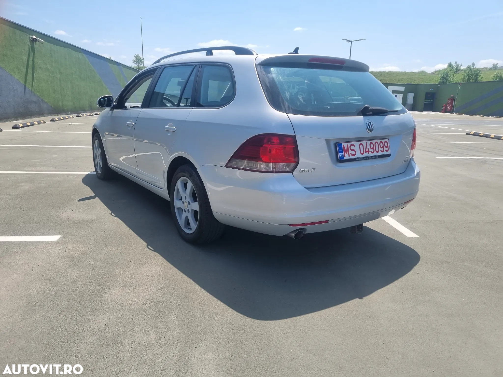 Volkswagen Golf 1.6 TDI BlueMotion Trendline - 4