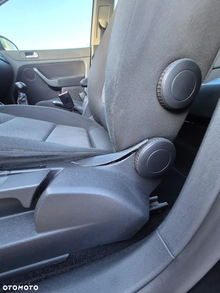 Volkswagen Golf Plus 2.0 TDI Comfortline - 7