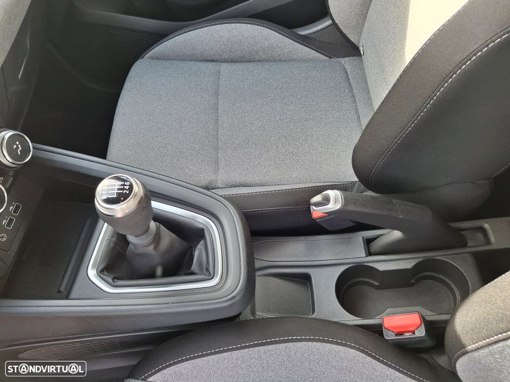 Mitsubishi Colt 1.0 MPI-T Invite - 13