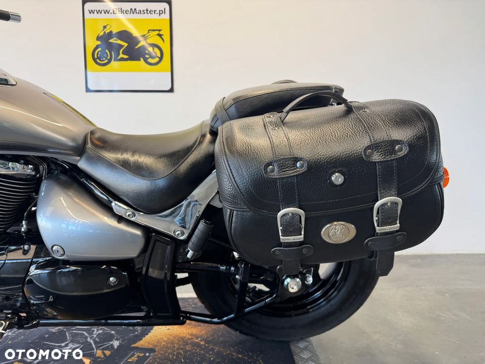 Suzuki Intruder - 26