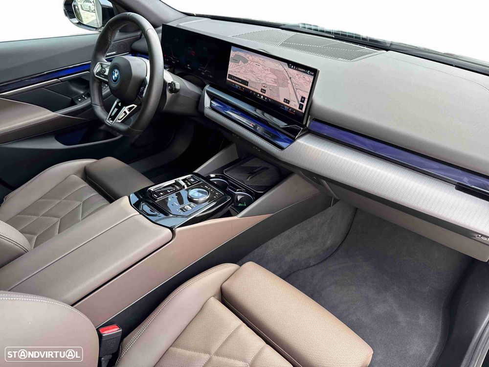 BMW i5 eDrive40 Edição Desportiva M - 16