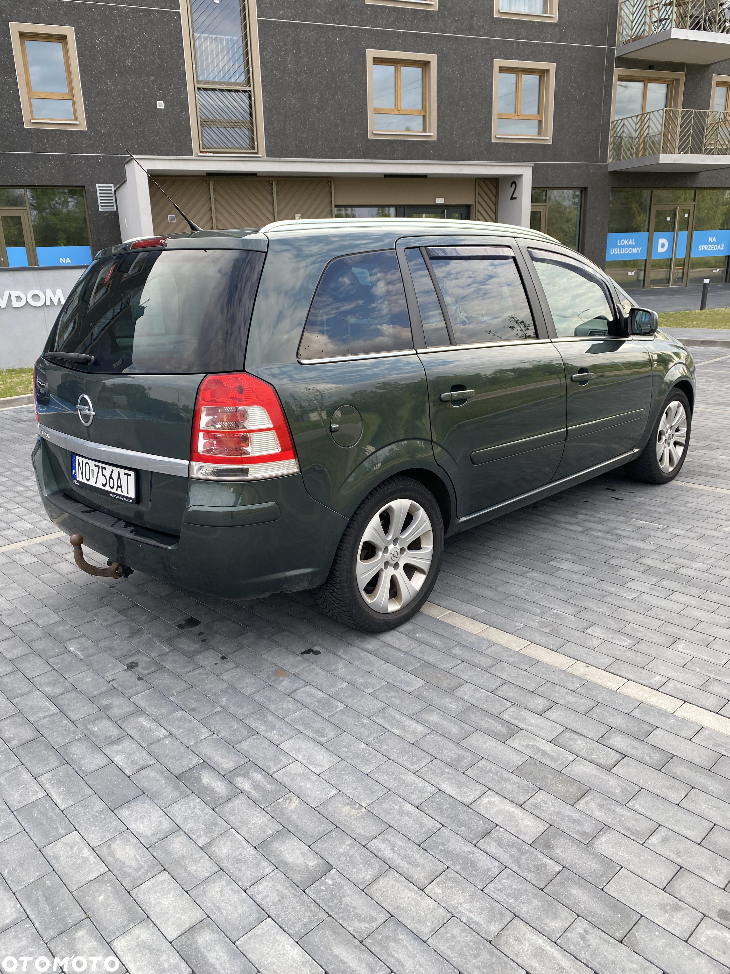 Opel Zafira 1.8 Cosmo - 1