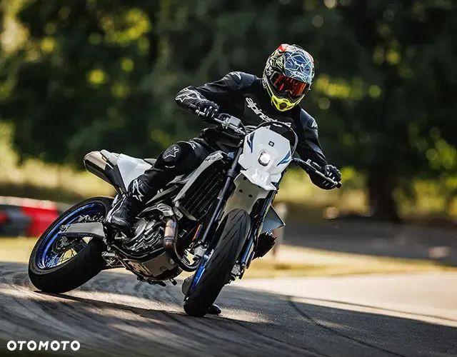 Suzuki DR-Z - 9