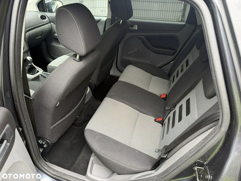 Ford Focus - 8