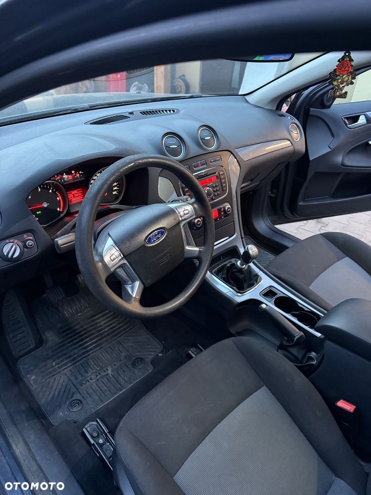 Ford Mondeo - 10