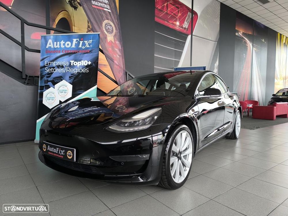 Tesla Model 3 - 1