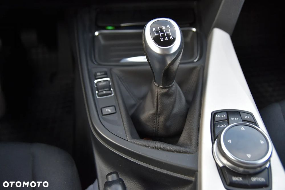 BMW Seria 3 320d - 12
