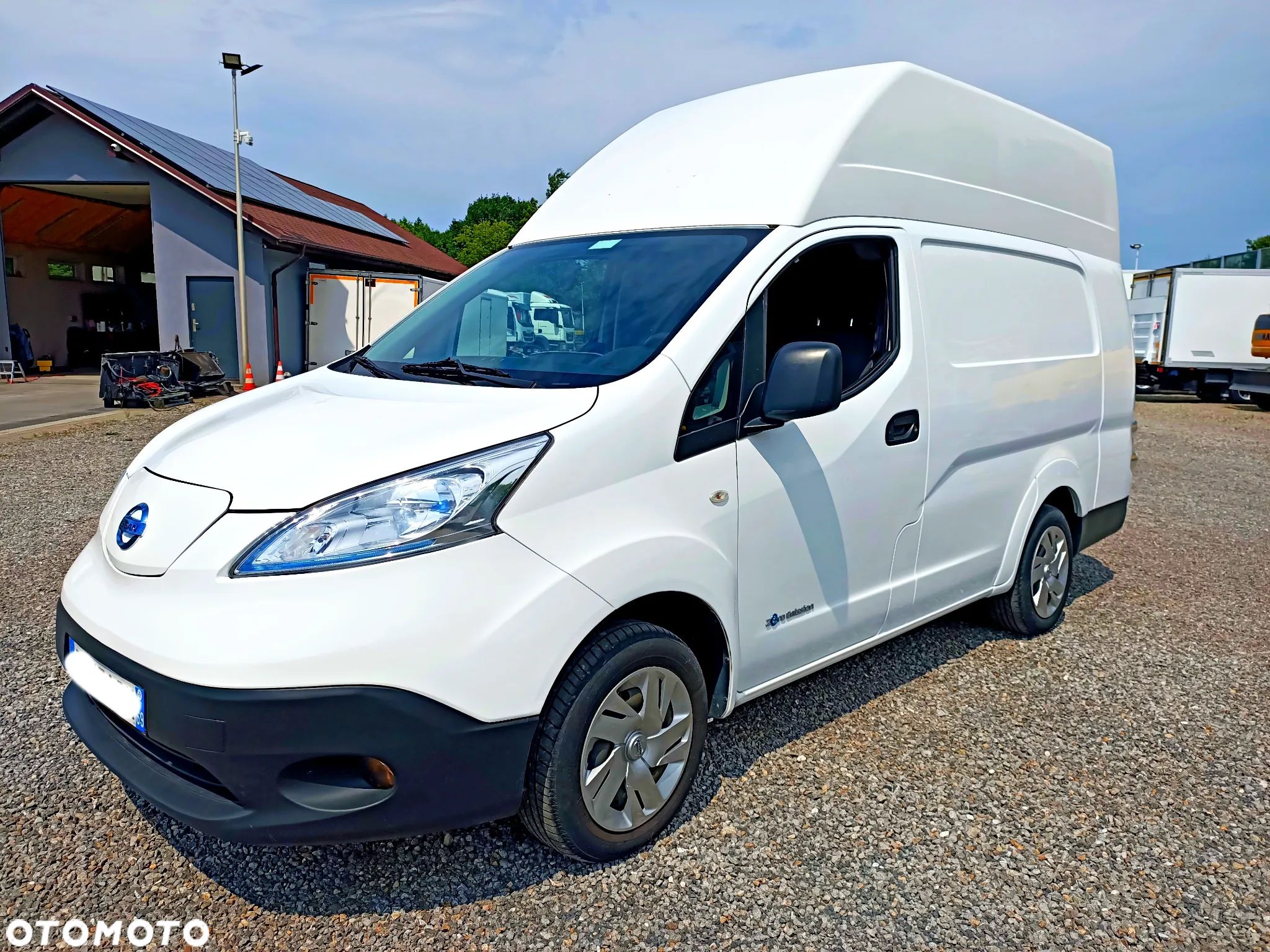 Nissan ENV 200 Maxi - 1
