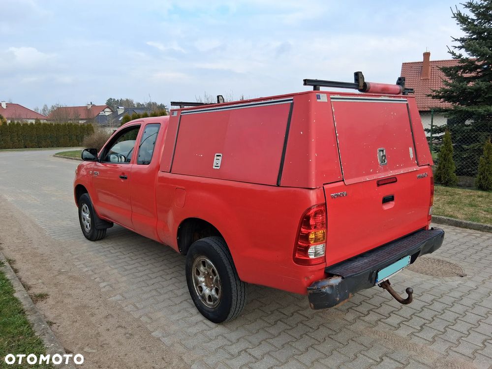 Toyota Hilux 2.5 D-4D DLX - 5