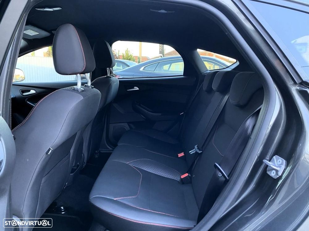 Ford Focus 1.5 TDCi ST-Line - 26