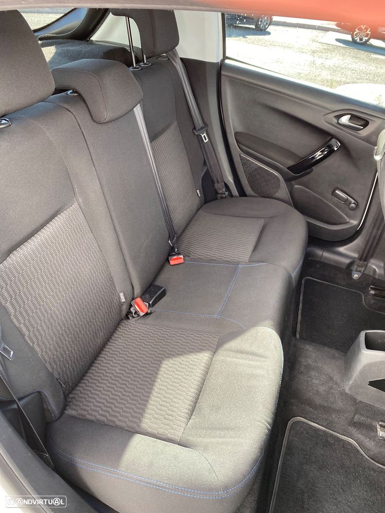 Peugeot 208 1.6 BlueHDi Style - 9