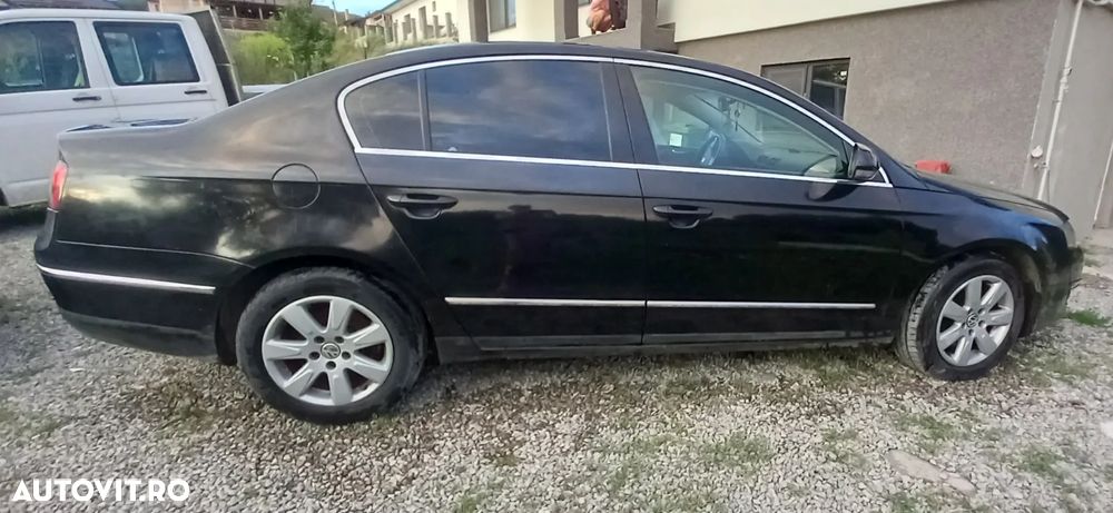 Volkswagen Passat 2.0 TDI Trendline DPF - 2