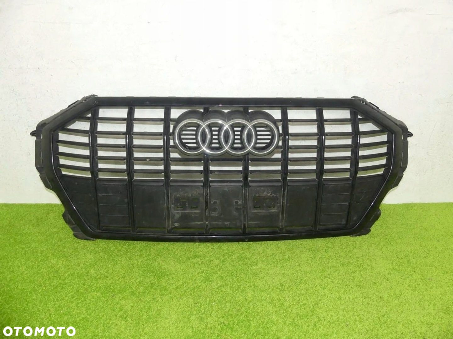 Grill Atrapa Audi Q3 2 II 83A 18-21 S-Line Black ORYGINAŁ - 1