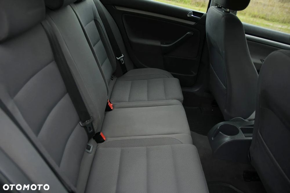 Volkswagen Golf - 16