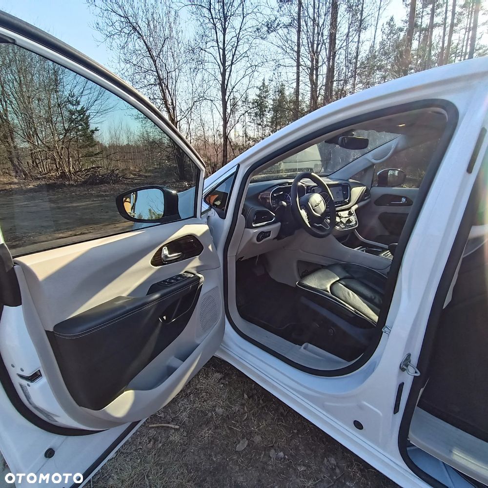 Chrysler Pacifica - 7