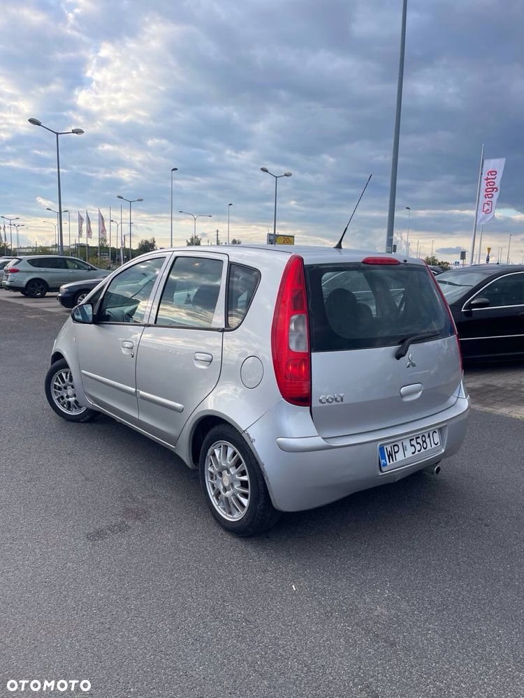 Mitsubishi Colt - 6