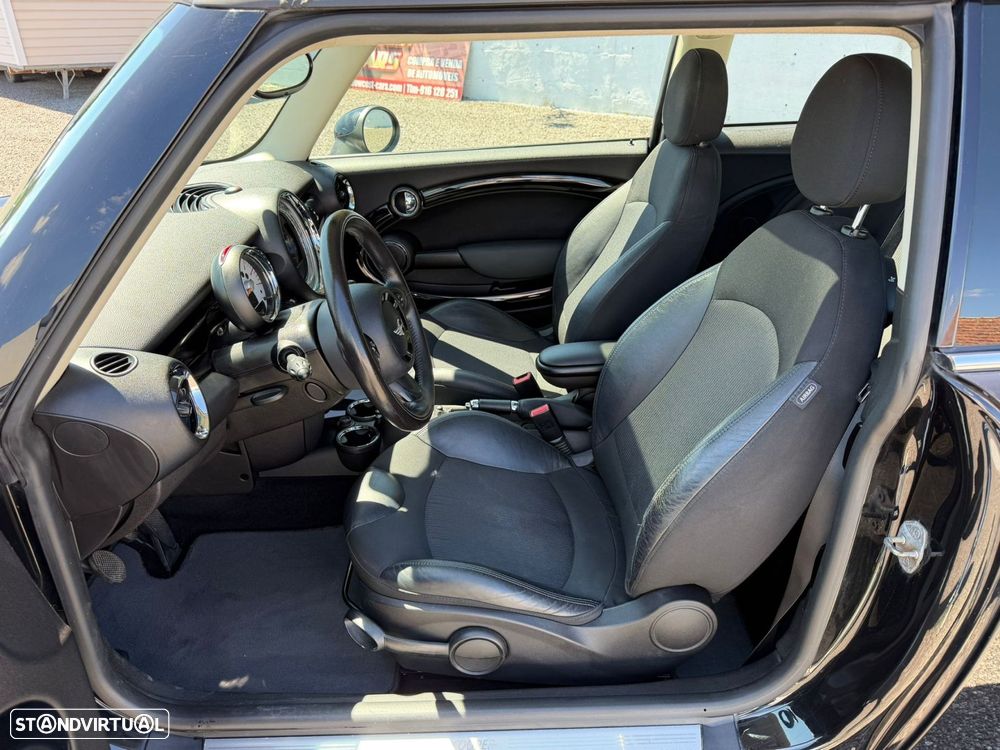 MINI 3 Portas Cooper D - 6