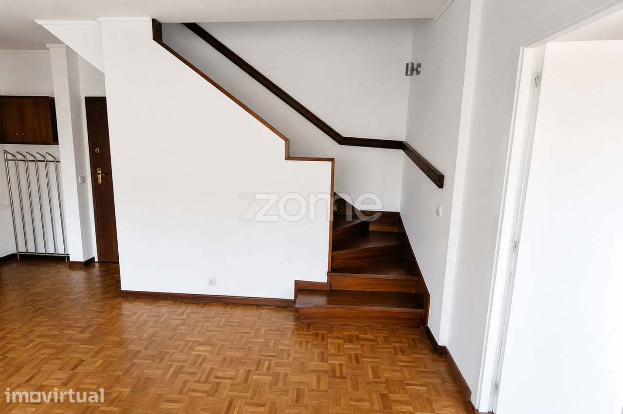 T4 Duplex para Arrendamento com 1 lugar garagem Avenidas Novas - Grande imagem: 3/24