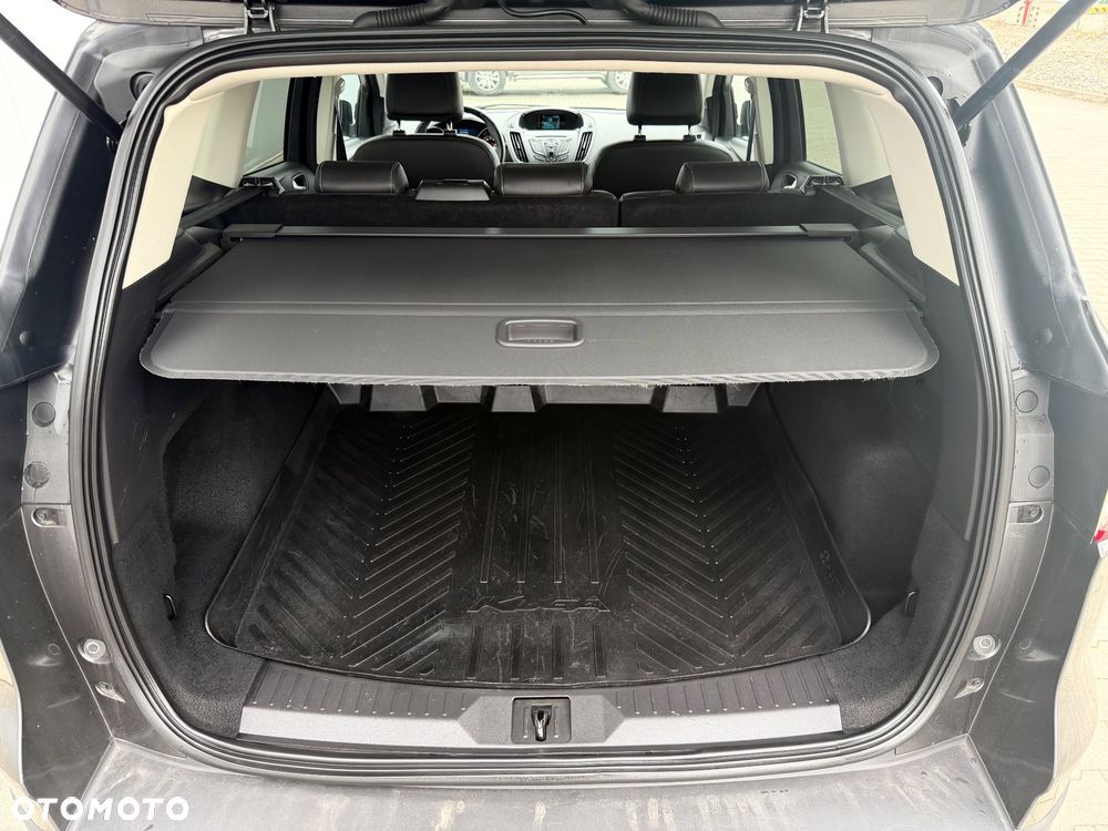 Ford Kuga 1.5 EcoBoost 2x4 Titanium - 18