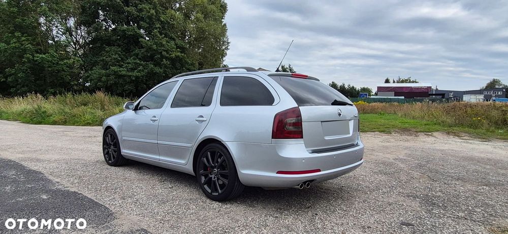Skoda Octavia 2.0 TDI DPF RS - 24