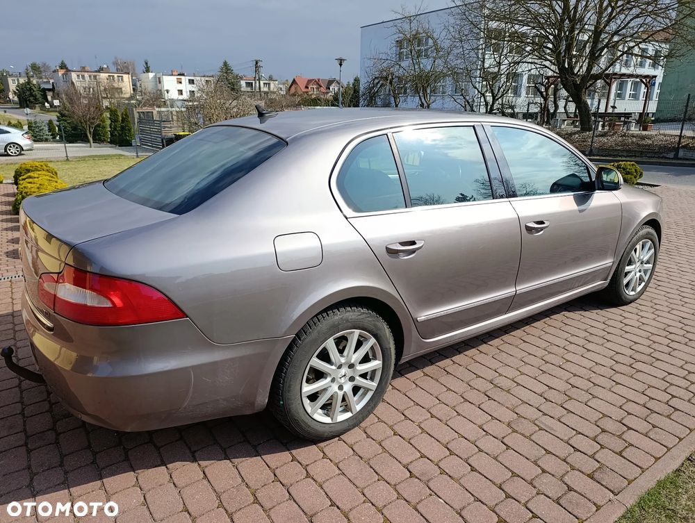 Skoda Superb 2.0 TDI DSG Ambition - 3