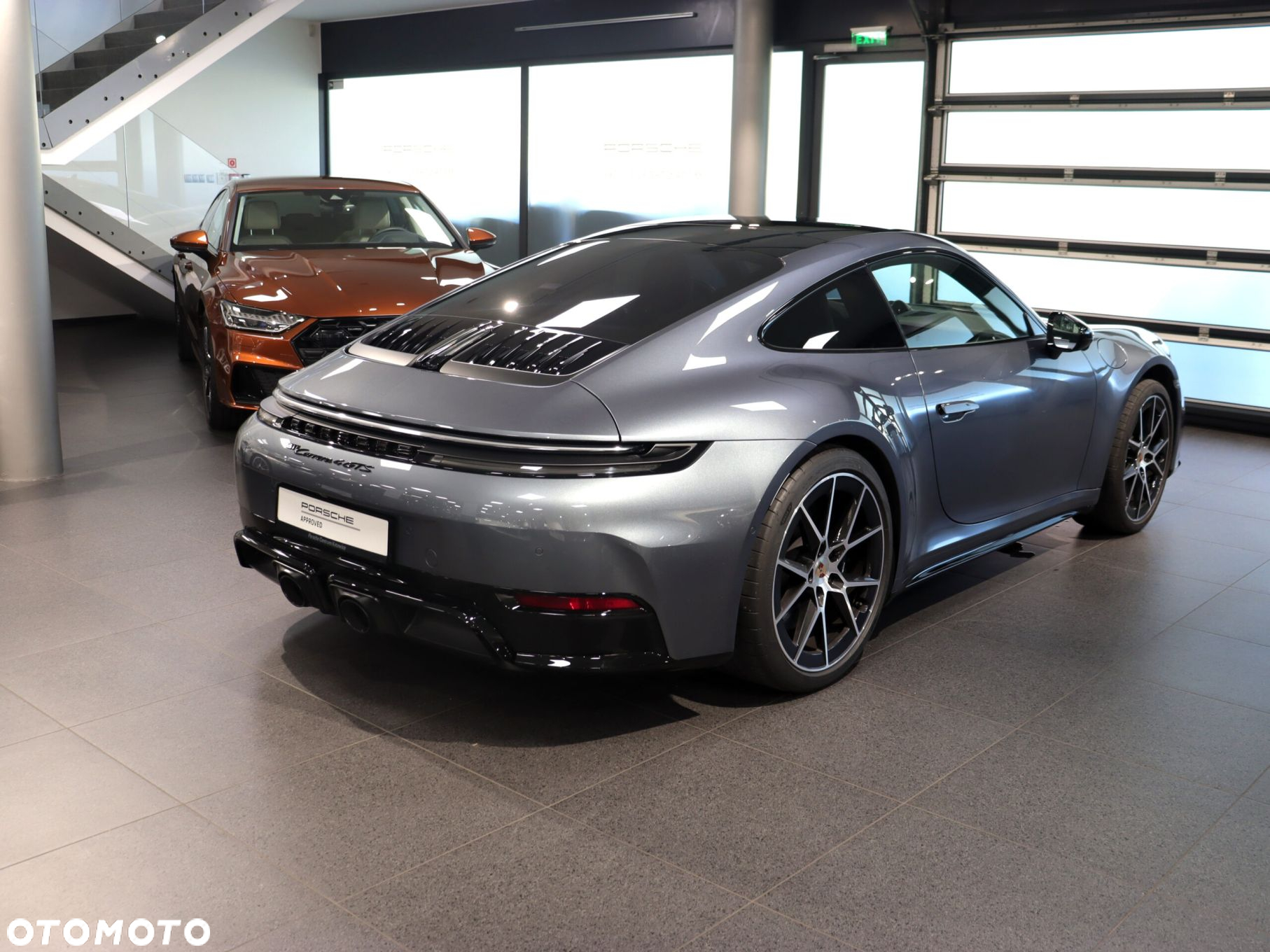 Porsche 911 Carrera 4 GTS PDK - 5
