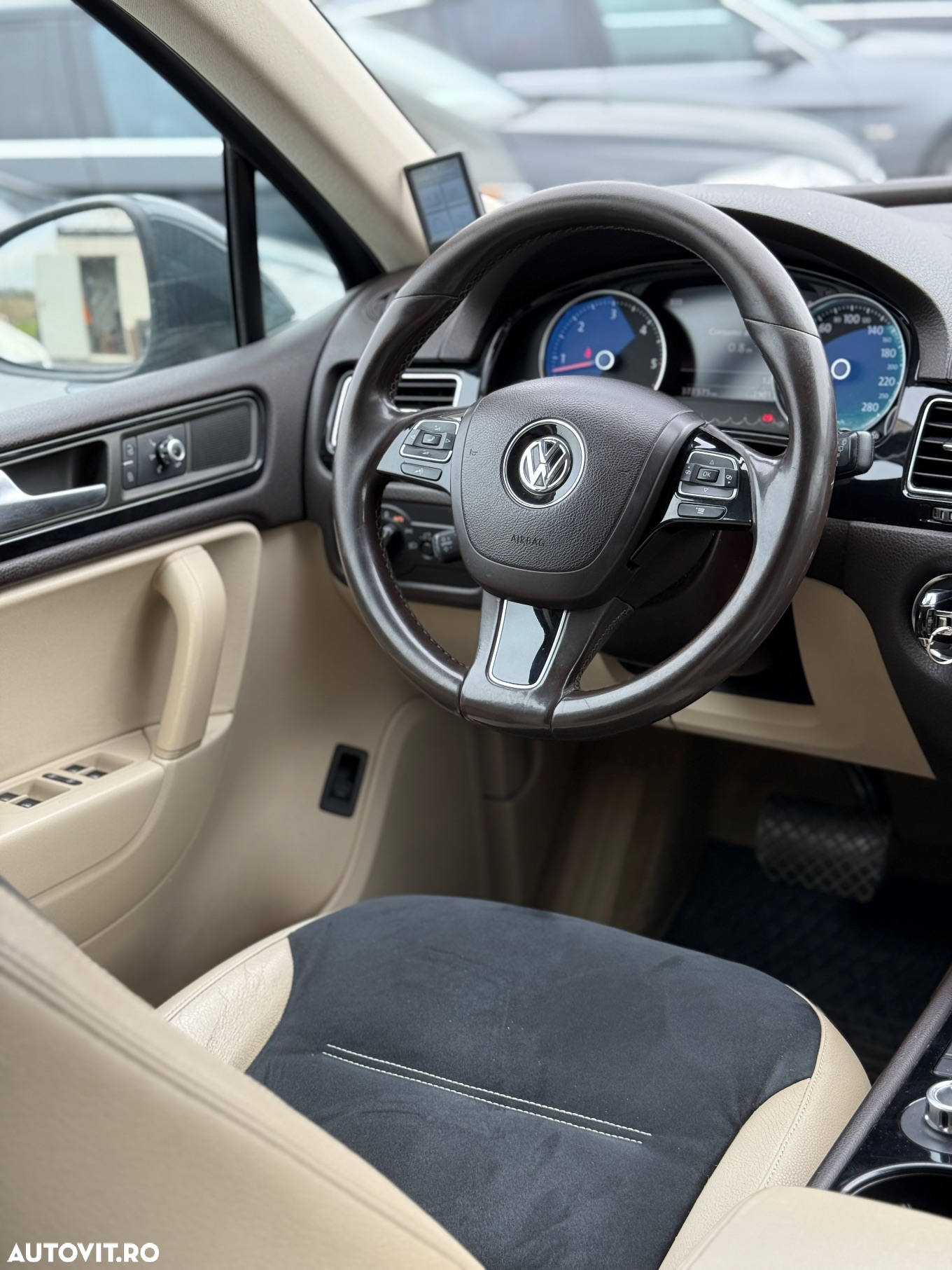 Volkswagen Touareg 3.0 V6 TDI BMT - 9