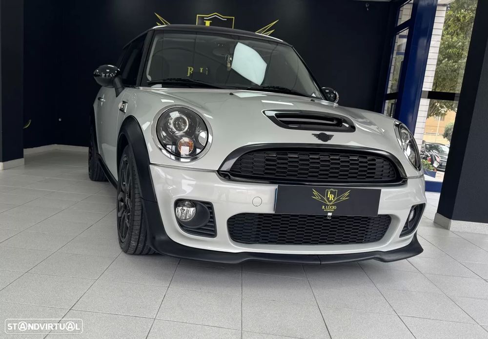 MINI 3 Portas Cooper D - 28