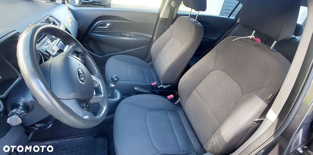 Kia Rio - 18