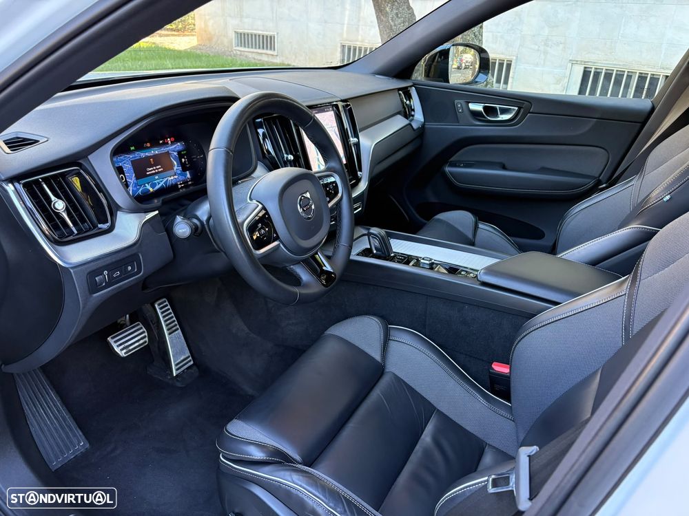 Volvo XC 60 2.0 T6 PHEV R-Design AWD - 12