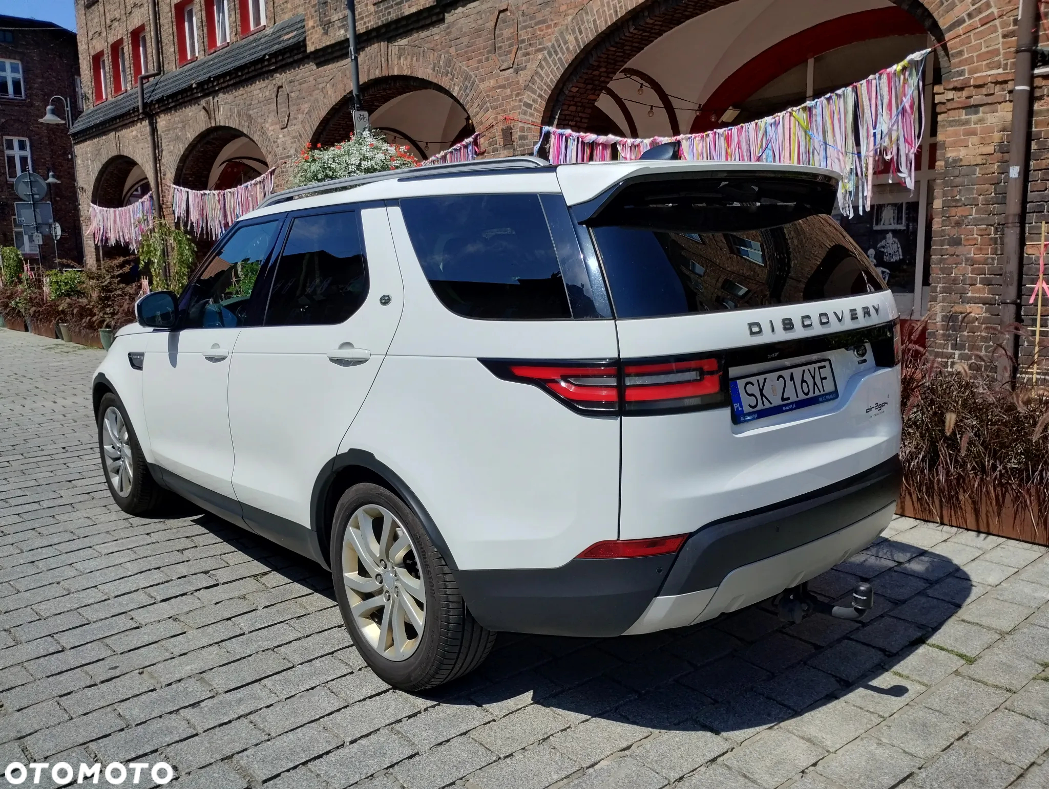 Land Rover Discovery V 2.0 SD4 HSE - 2