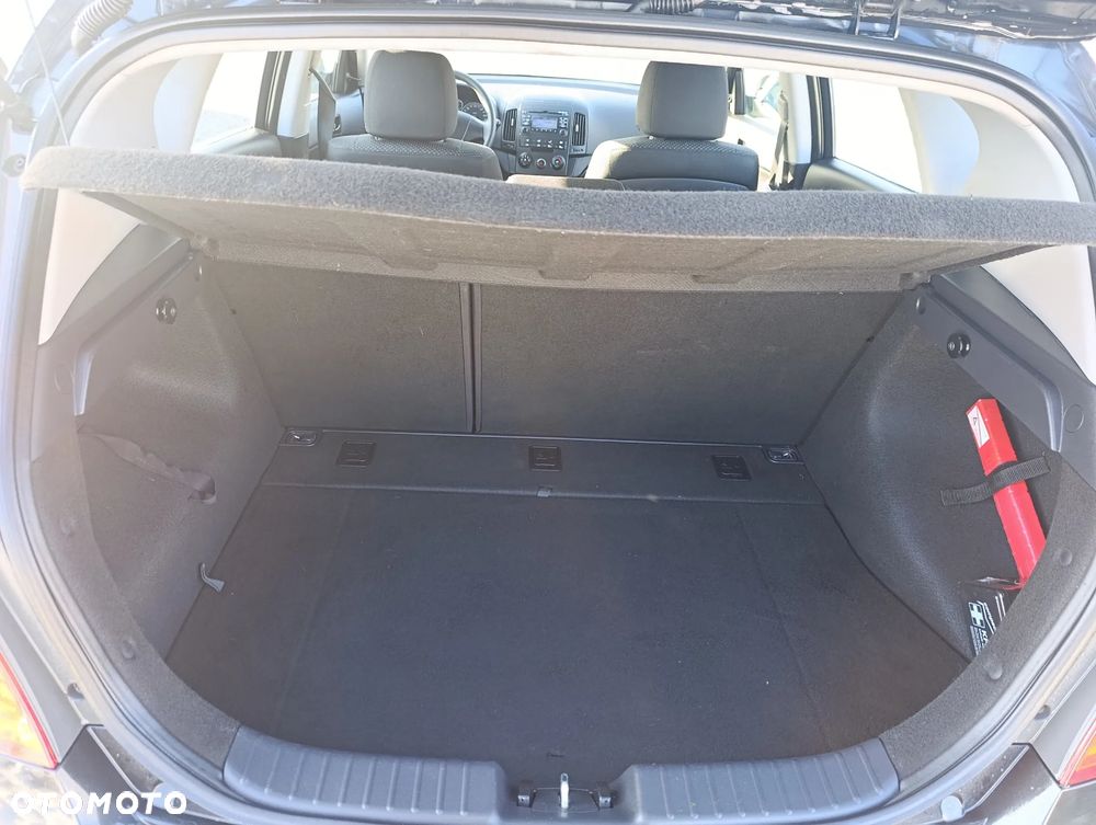 Hyundai i30 1.6 CRDi Classic - 17