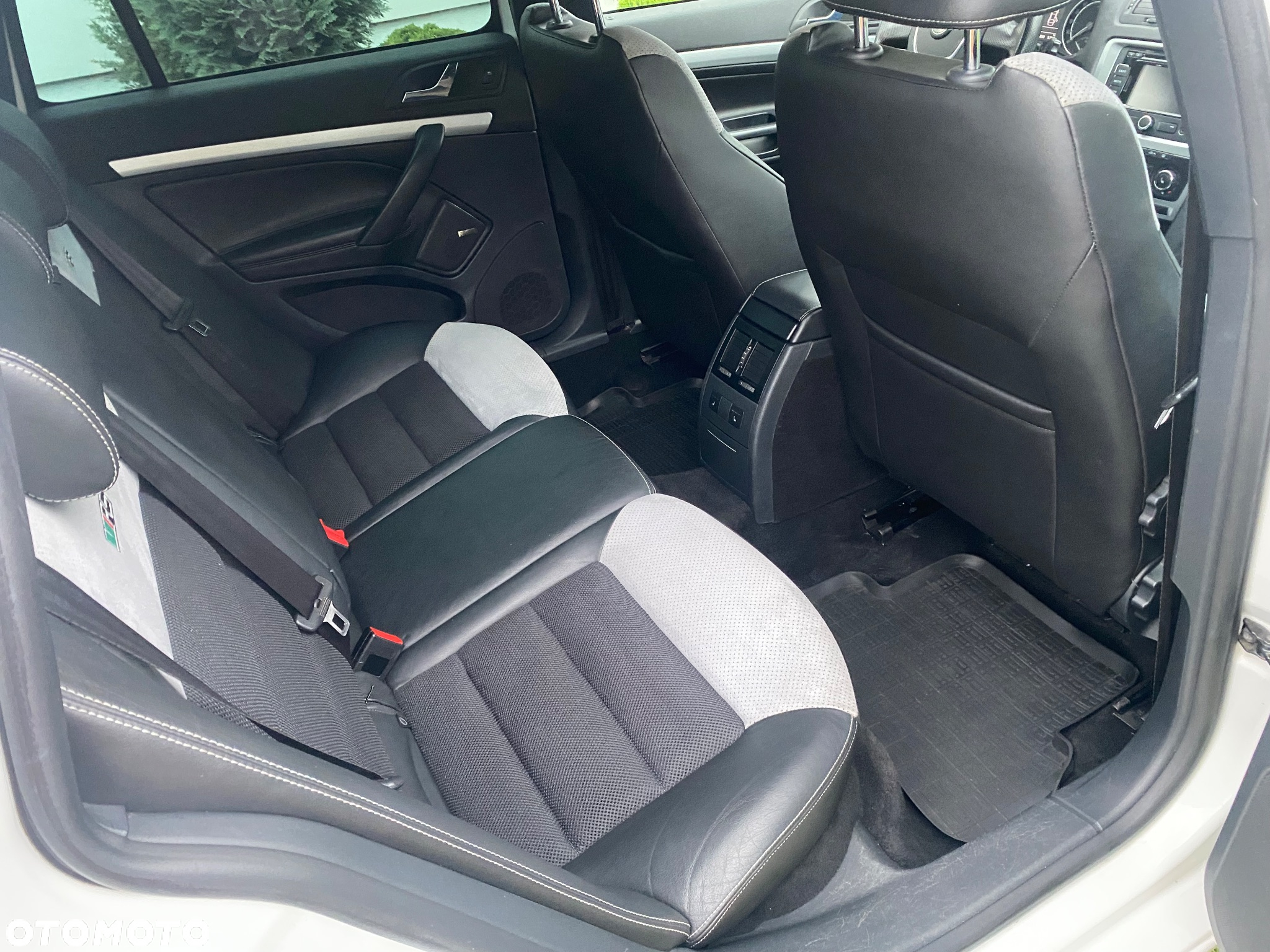 Skoda Octavia 2.0 TDI RS - 30