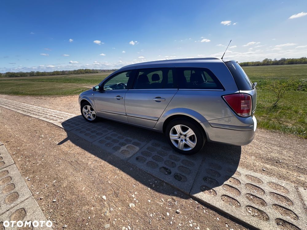 Opel Astra 1.6 - 9