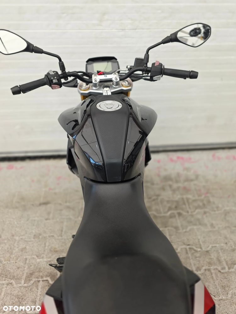 BMW G - 27