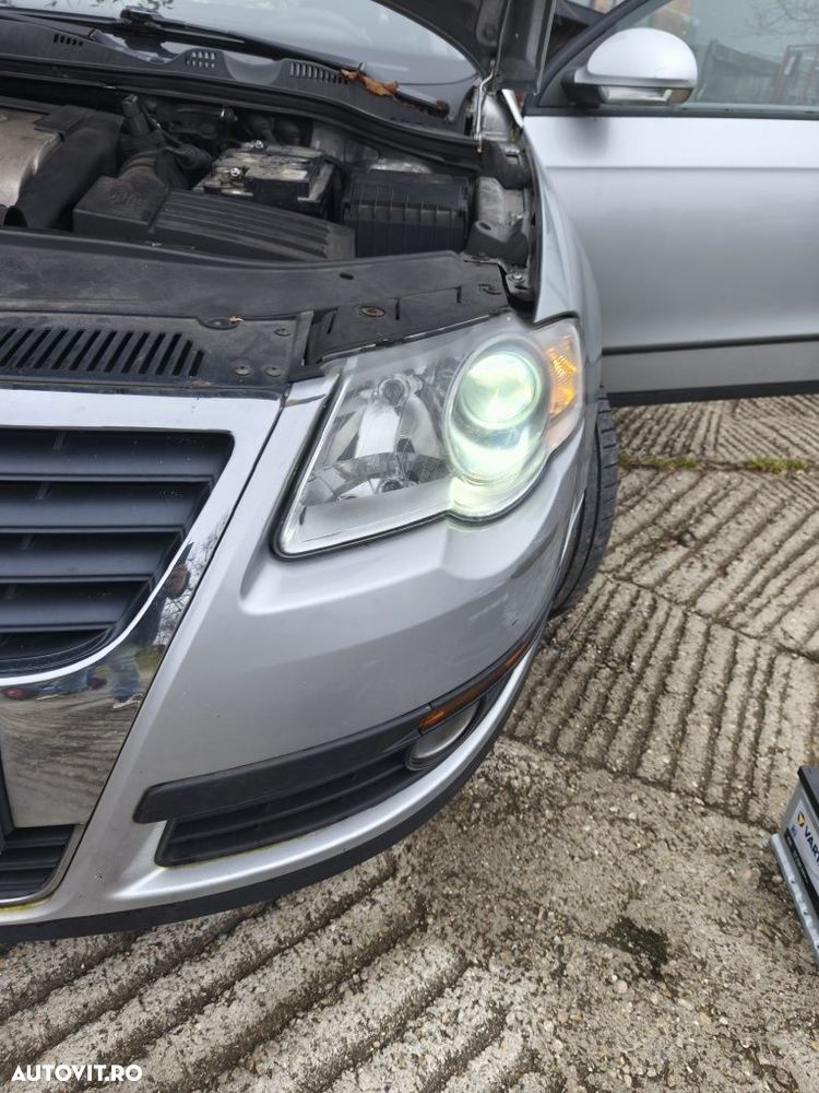 Bară față cu grilă centrală cromată Volkswagen Passat B6 gri LA7W - 7