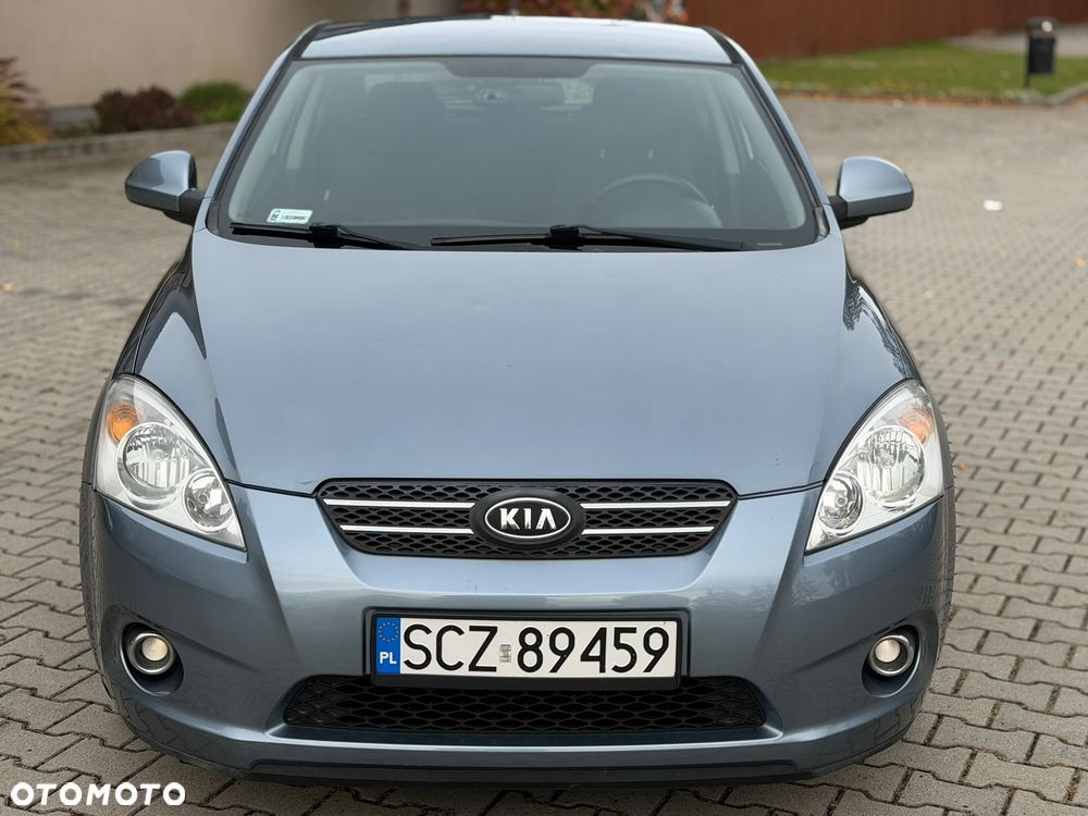 Kia Ceed 2009 photo 2