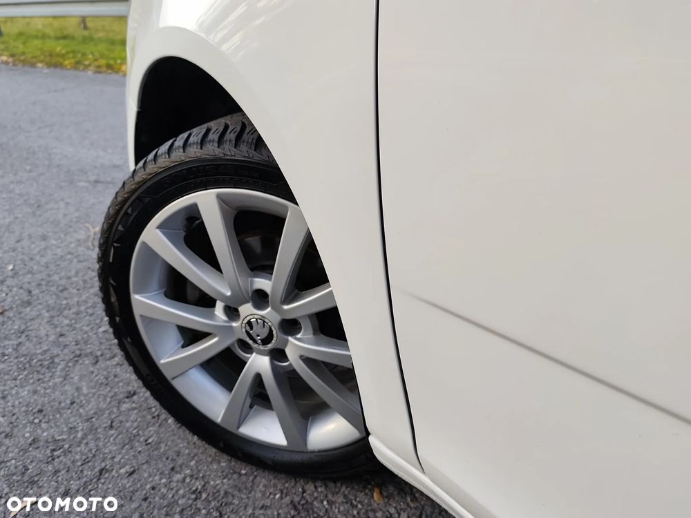 Skoda Fabia 1.2 HTP STYLE Edition - 37