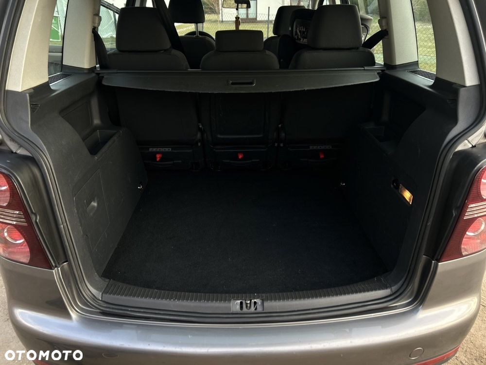 Volkswagen Touran - 7