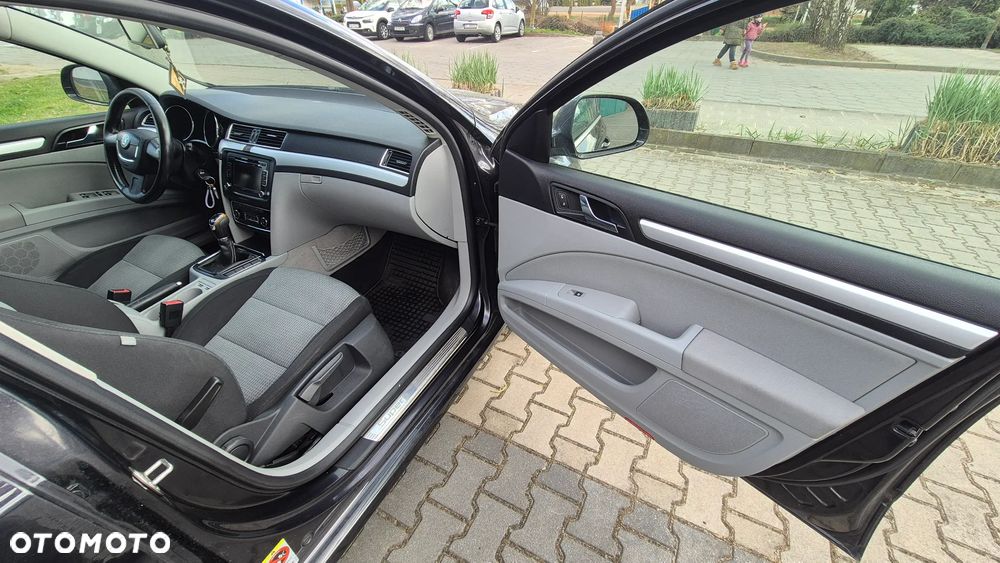 Skoda Superb 2.0 TDI Ambition - 13