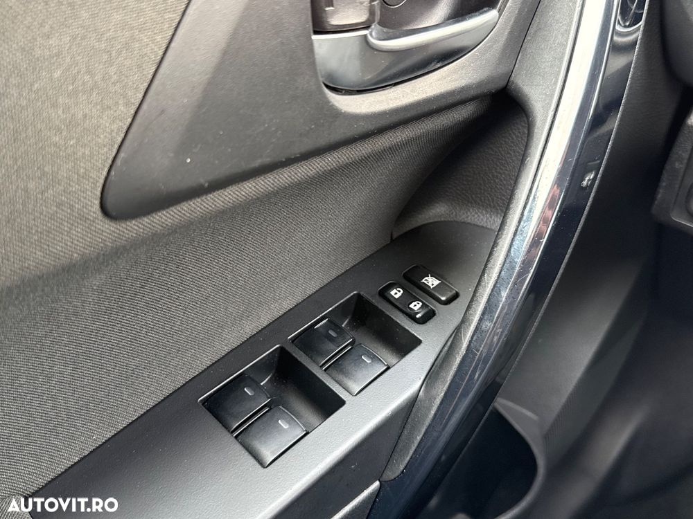 Toyota Auris 1.8 L VVT-i Sol+ - 14