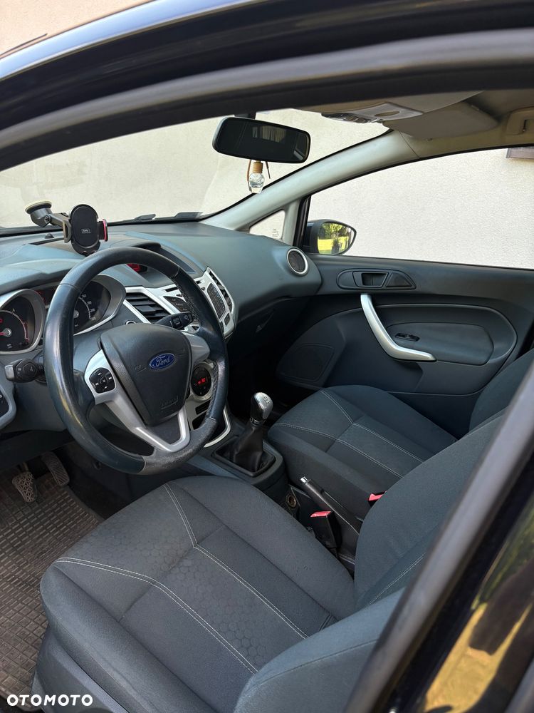 Ford Fiesta 1.6 TDCi DPF Titanium - 10