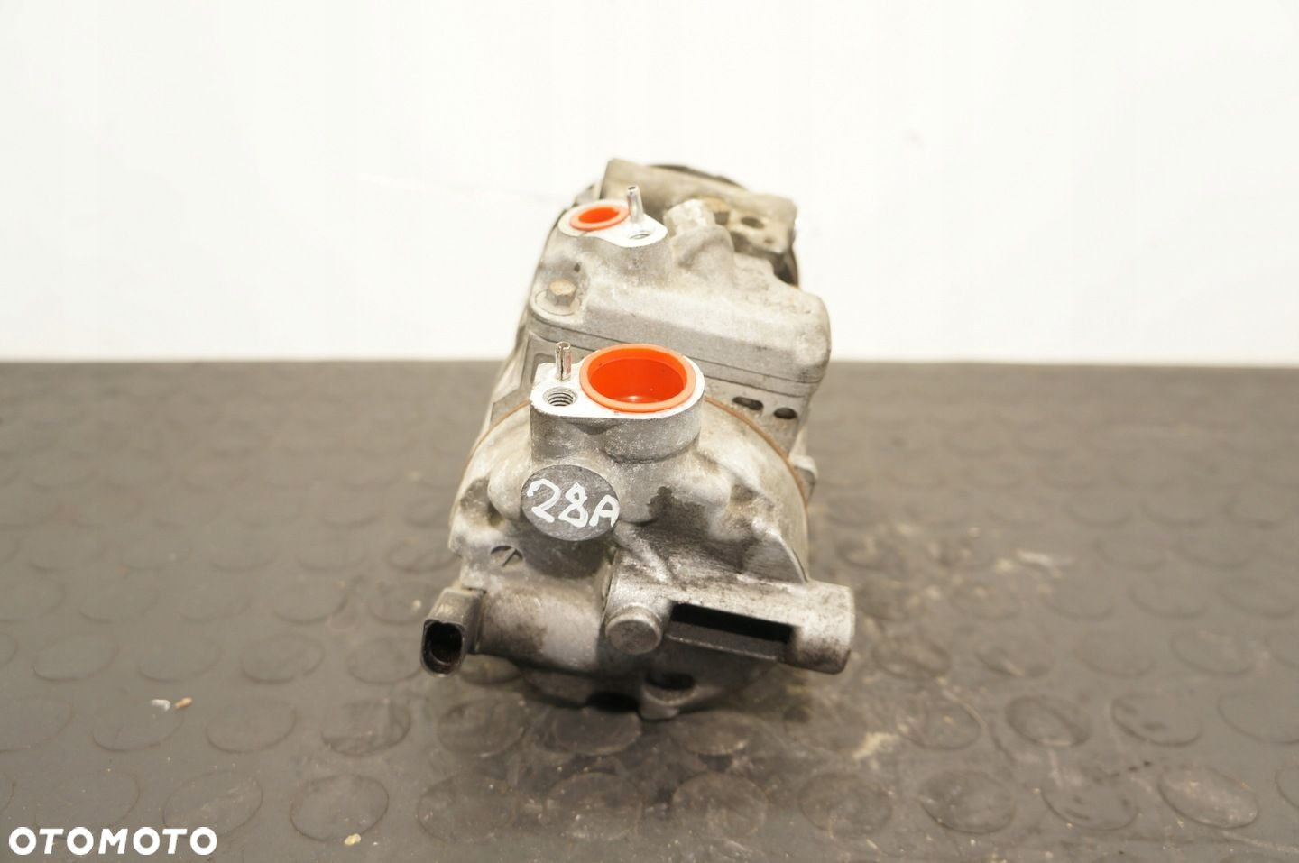 SPRĘŻARKA KLIMATYZACJI VW GOLF VI A3 LEON 1,6 1.9 2.0TDI 5N0820803F - 2