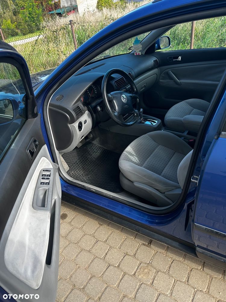 Volkswagen Passat - 9