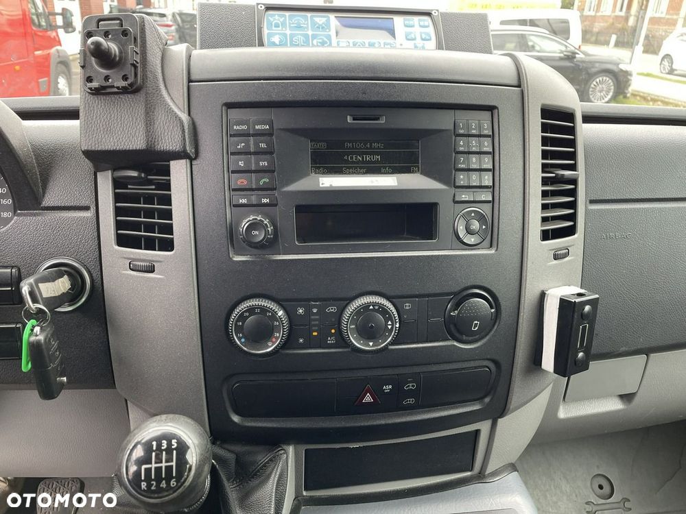 Volkswagen Crafter - 28