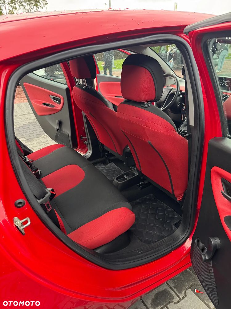 Lancia Ypsilon 1.2 8V Black&Red S&S - 15