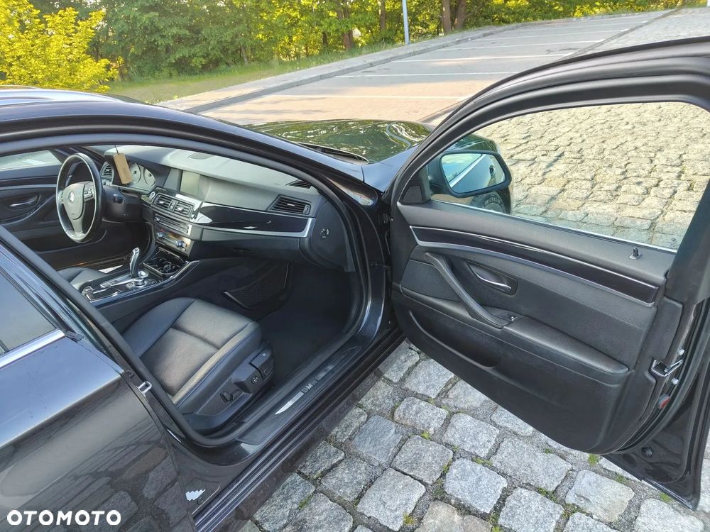 BMW Seria 5 520d Touring - 12