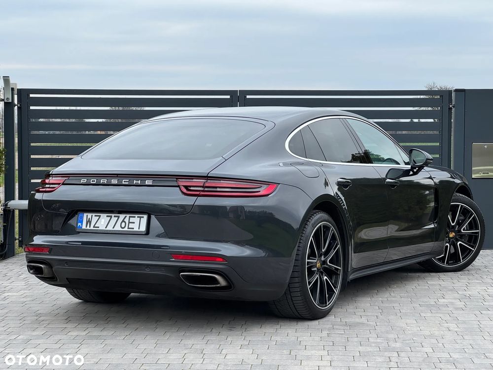 Porsche Panamera 4 - 3