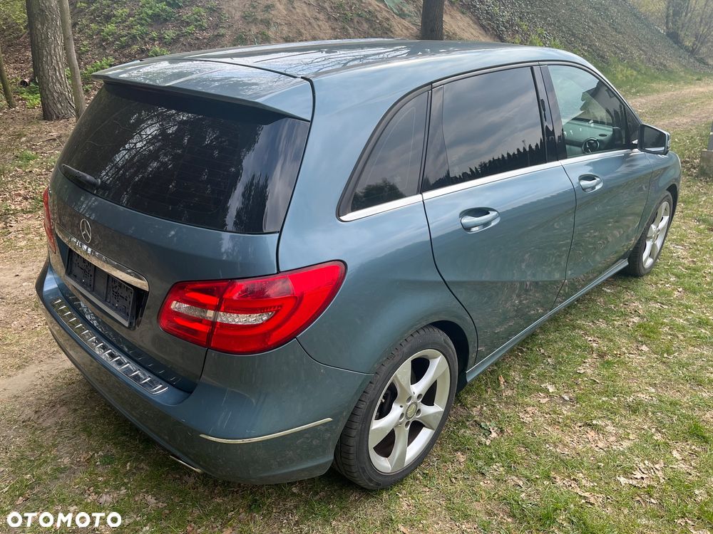 Mercedes-Benz Klasa B 180 Edition - 9
