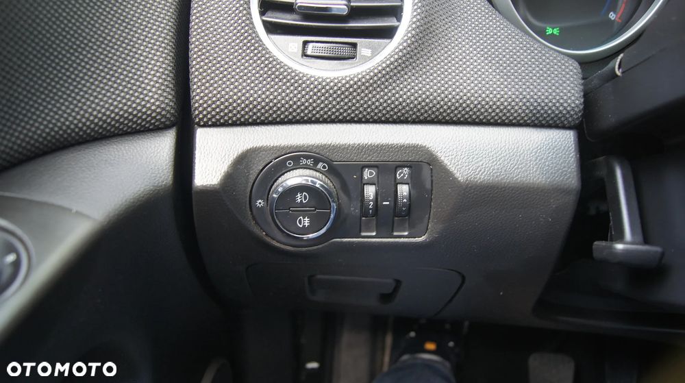 Chevrolet Cruze 1.8 LT - 23
